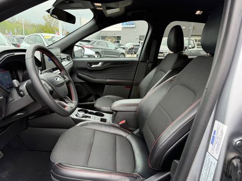 Certified 2023 Ford Escape ST-Line w/ Tech Pack #1 AWD/4WD image 6