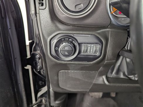 Used 2022 Jeep Gladiator Sport image 20