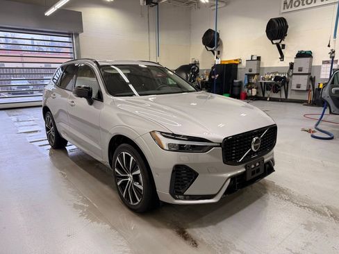 Used 2023 Volvo XC60 B5 Plus w/ Climate Package image 7
