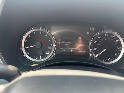 Used 2023 Toyota Highlander XLE image 10