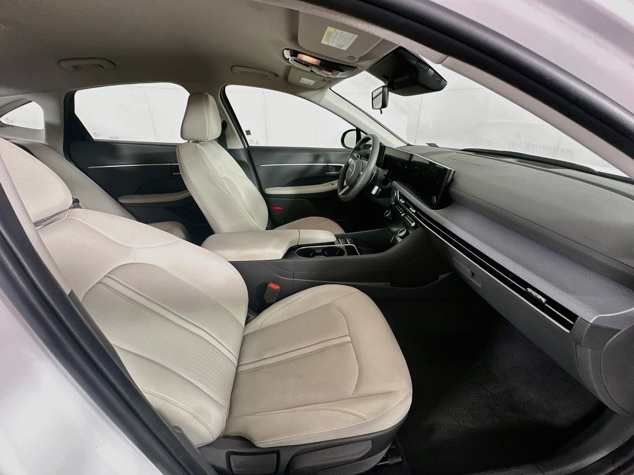 Used 2025 Hyundai Sonata SEL FWD image 29