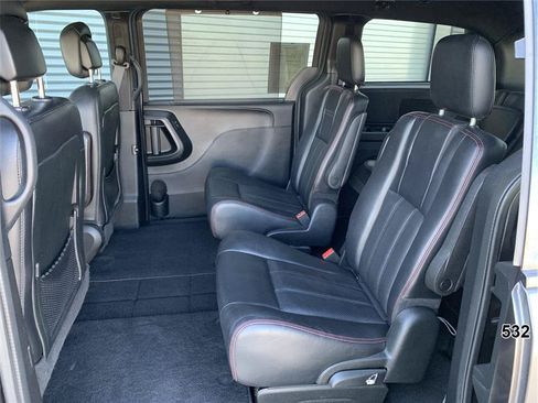 Used 2018 Dodge Grand Caravan GT FWD image 25
