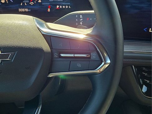 Used 2025 Chevrolet Suburban Z71 AWD/4WD image 22