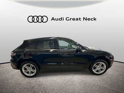 Used 2024 Porsche Macan AWD/4WD image 31
