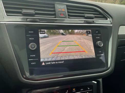 Used 2023 Volkswagen Tiguan SE R-Line image 19