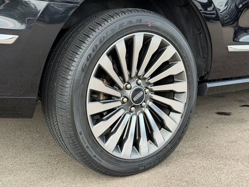Used 2019 Lincoln Navigator Reserve AWD/4WD image 27