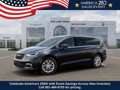 New 2026 Chrysler Pacifica Limited w/ Trailer Tow Group AWD/4WD image 2