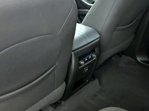 Used 2019 Chevrolet Traverse LT FWD image 21