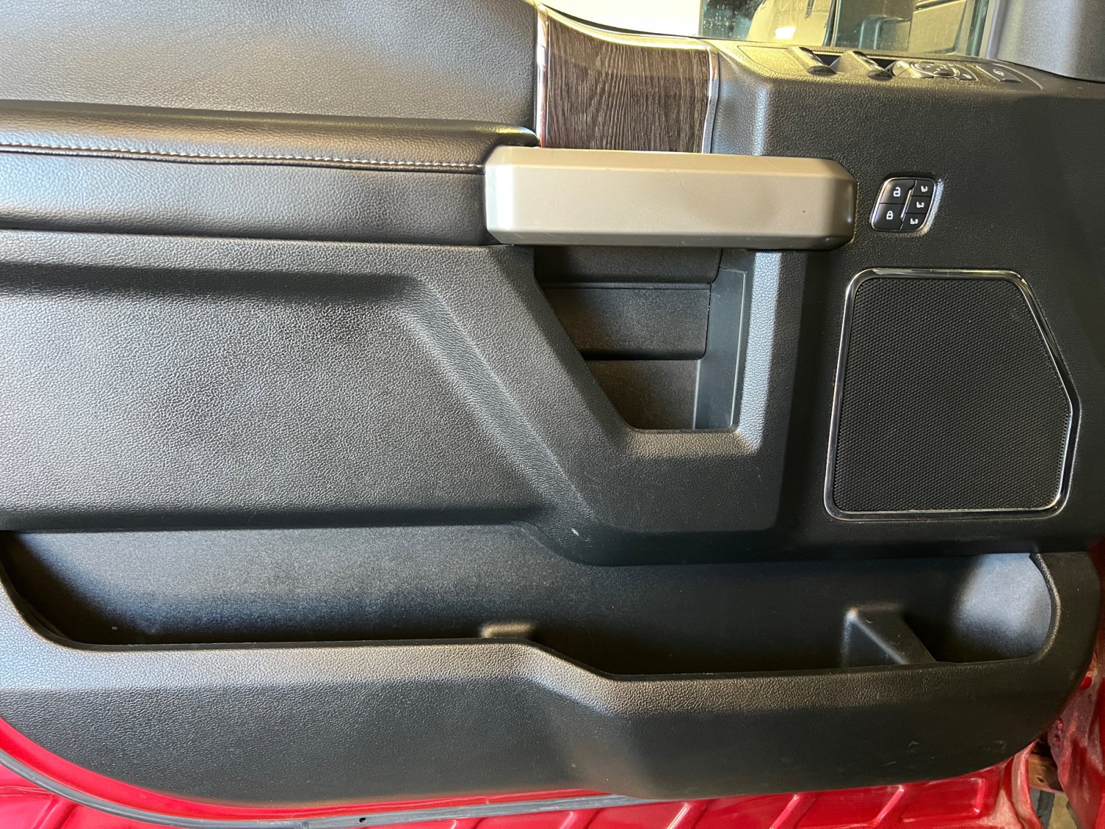 Used 2020 Ford F350 Lariat AWD/4WD image 10