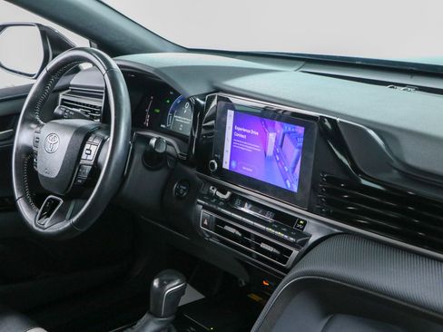 Used 2025 Toyota Camry SE w/ Convenience Package FWD image 25