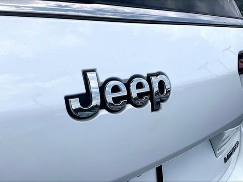 Used 2021 Jeep Grand Cherokee L Limited AWD/4WD image 8