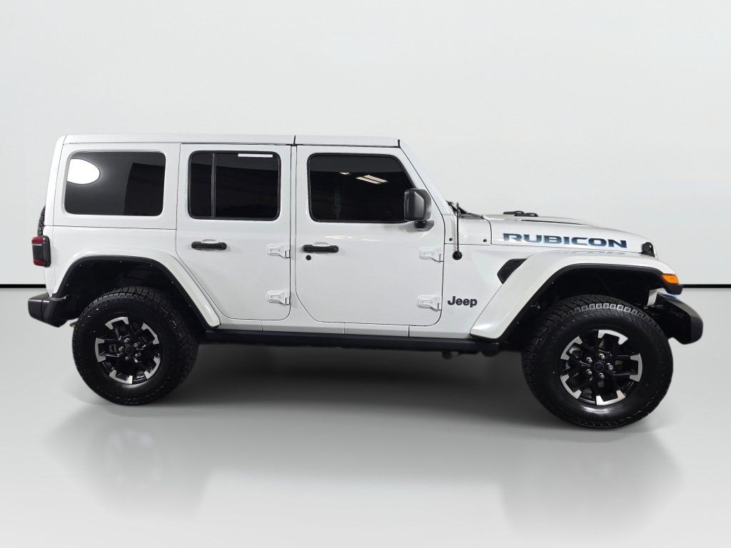 Used 2022 Jeep Wrangler Unlimited Rubicon 4xe AWD/4WD image 7