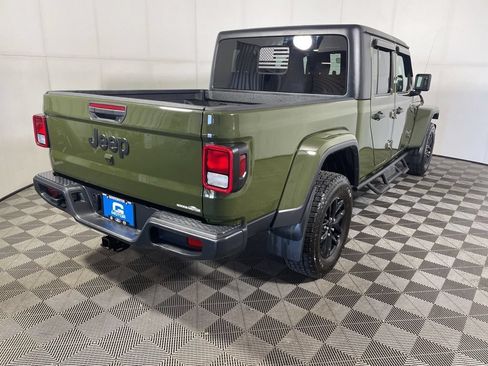 Used 2023 Jeep Gladiator Sport AWD/4WD image 6