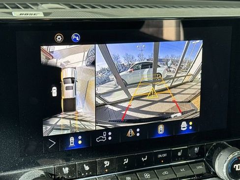 Used 2025 Chevrolet Colorado ZR2 w/ Technology Package image 14