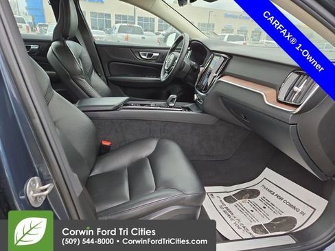Used 2024 Volvo S60 B5 Plus image 32