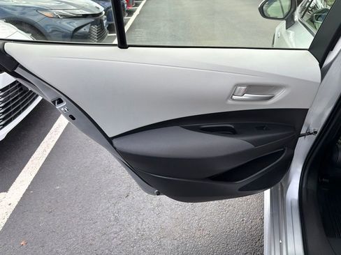 Used 2021 Toyota Corolla LE FWD image 15