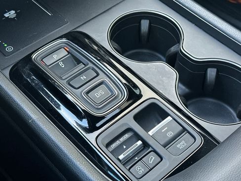 Used 2025 Honda Pilot TrailSport image 24