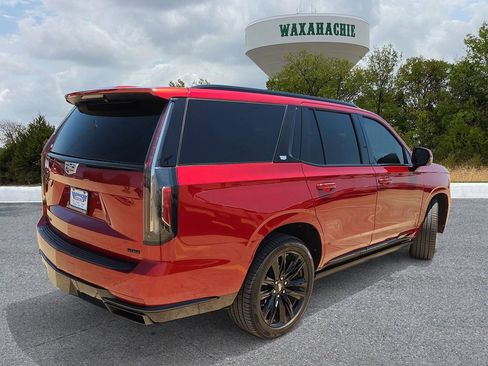 Used 2023 Cadillac Escalade Sport Platinum w/ LPO, Floor Liner Package AWD/4WD image 5