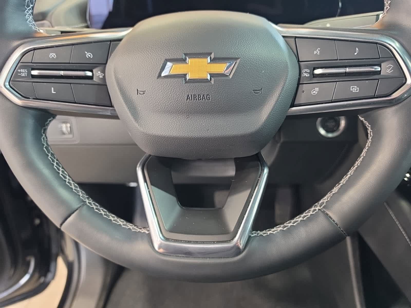 Used 2024 Chevrolet Traverse LT w/ LPO, Floor Liner Package FWD image 20
