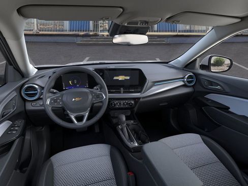 New 2025 Chevrolet Trax LT w/ Driver Confidence Package image 15