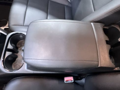 Used 2024 Chevrolet Colorado LT w/ LT Convenience Package III image 22