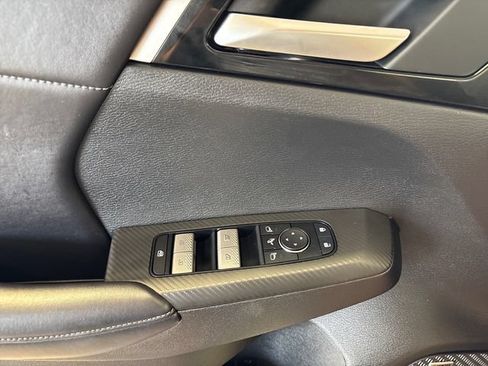 Used 2025 Mitsubishi Outlander SE AWD/4WD image 15