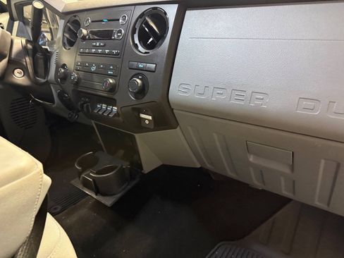 Used 2016 Ford F350 XLT w/ XLT Premium Package AWD/4WD image 15