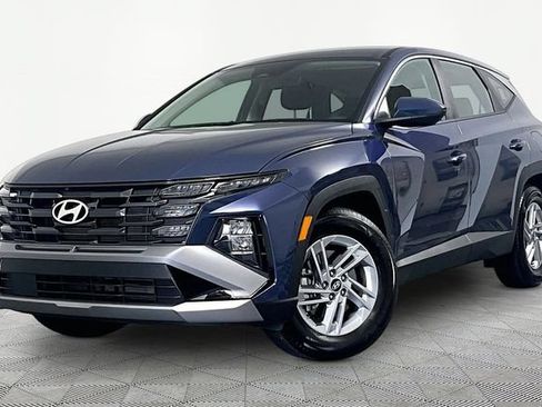 Used 2026 Hyundai Tucson SE FWD image 2