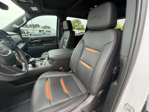 Used 2024 GMC Sierra 1500 AT4 w/ Technology Package AWD/4WD image 17