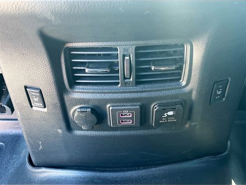 Used 2024 Nissan Titan PRO-4X w/ Pro-4x Convenience Package image 26