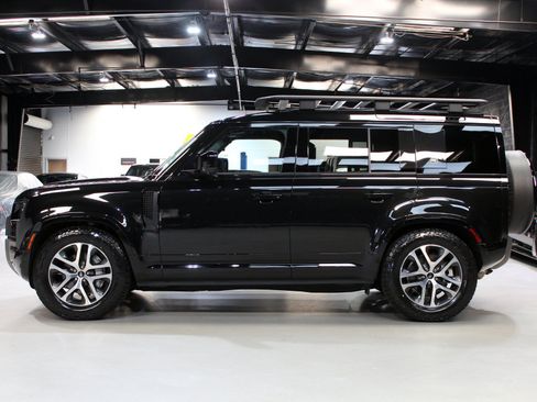 Used 2023 Land Rover Defender 110 X-Dynamic SE AWD/4WD image 3