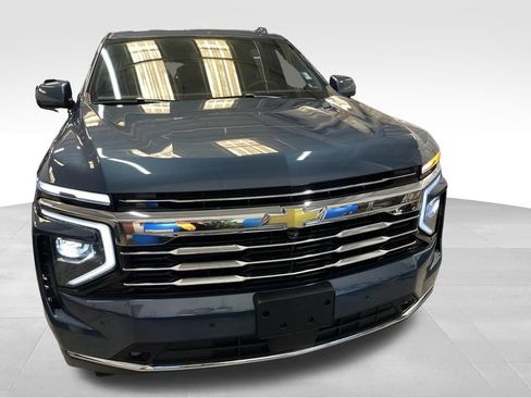 Used 2025 Chevrolet Tahoe LT w/ Comfort Package AWD/4WD image 9