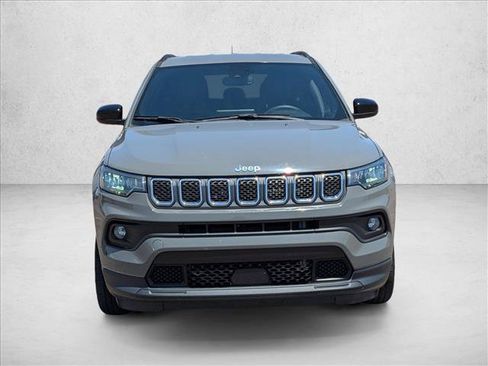 Used 2023 Jeep Compass Latitude AWD/4WD image 2