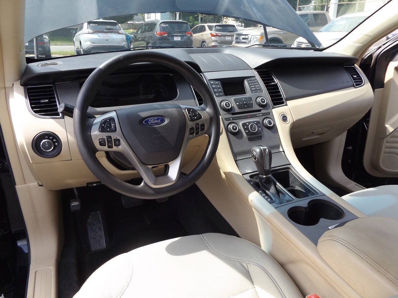 Used 2017 Ford Taurus SE FWD image 17
