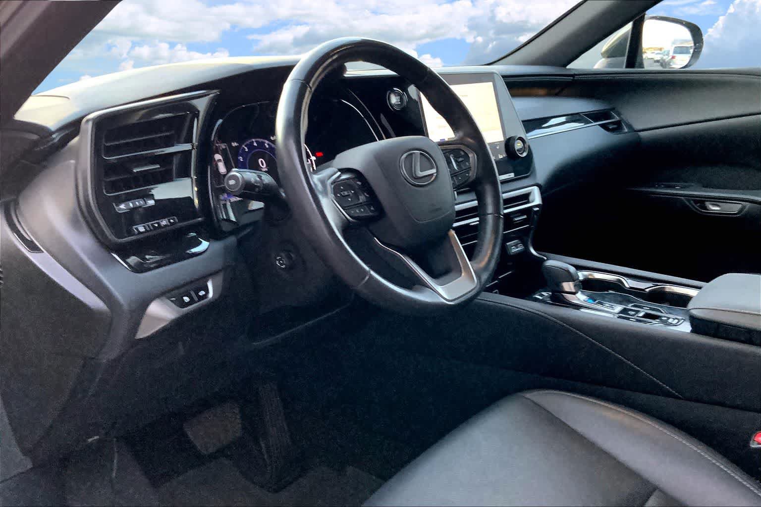 Used 2023 Lexus RX 350 FWD image 2