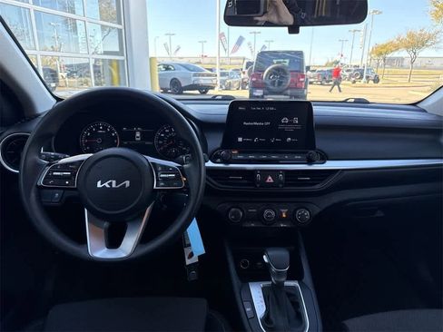 Used 2022 Kia Forte LXS image 15