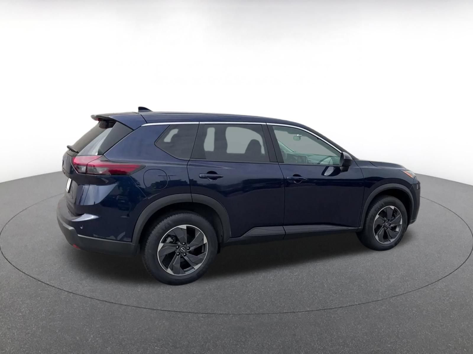 Used 2025 Nissan Rogue SV AWD/4WD image 14