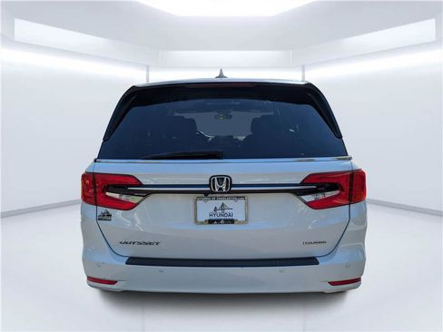Used 2023 Honda Odyssey Touring image 4