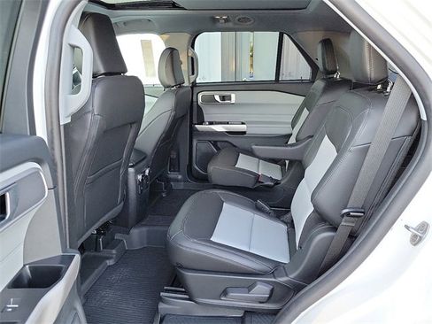 New 2023 Ford Explorer XLT w/ Equipment Group 202A image 5