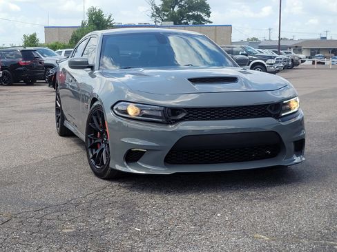 Used 2019 Dodge Charger Scat Pack w/ Dynamics Package RWD image 26