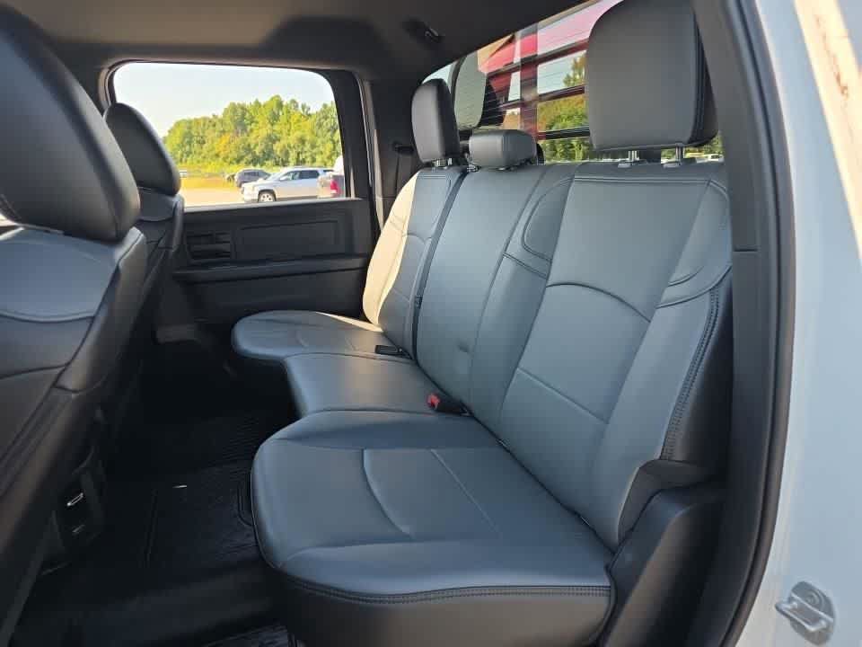 Used 2026 RAM 3500 Tradesman w/ Chrome Appearance Group AWD/4WD image 5