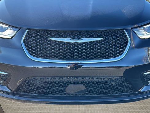 New 2026 Chrysler Pacifica Select image 9