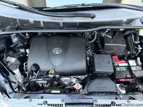 Used 2018 Toyota Sienna XLE image 16