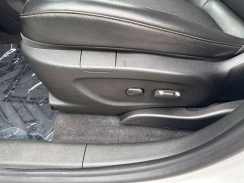 Used 2019 Chevrolet Trax LT w/ Driver Confidence Package image 25