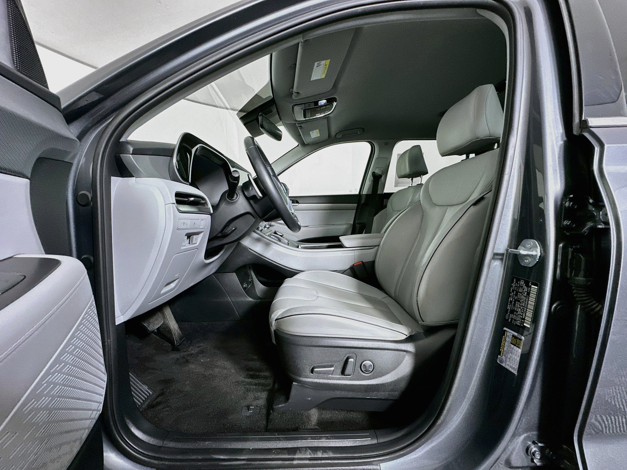 Used 2025 Hyundai Palisade SEL FWD image 13