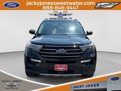 Certified 2021 Ford Explorer XLT w/ Equipment Group 202A AWD/4WD image 8