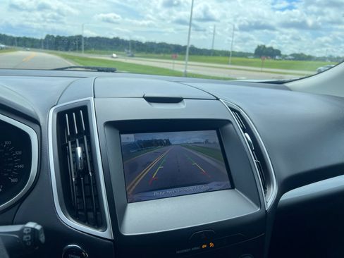 Used 2019 Ford Edge SEL FWD image 21