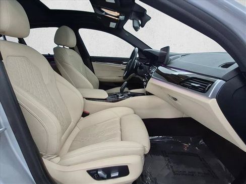 Used 2021 BMW 530i w/ Executive Package RWD image 25