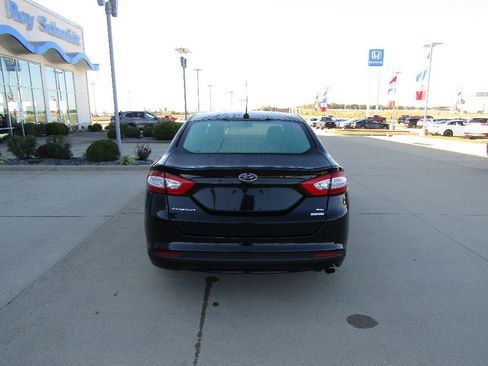 Used 2016 Ford Fusion SE w/ Equipment Group 202A image 6