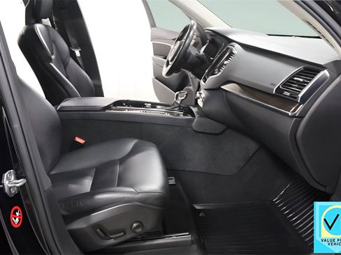 Used 2018 Volvo XC90 T5 Momentum w/ Convenience Package image 32